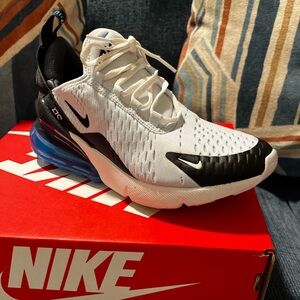 Boys Nike Airmax270